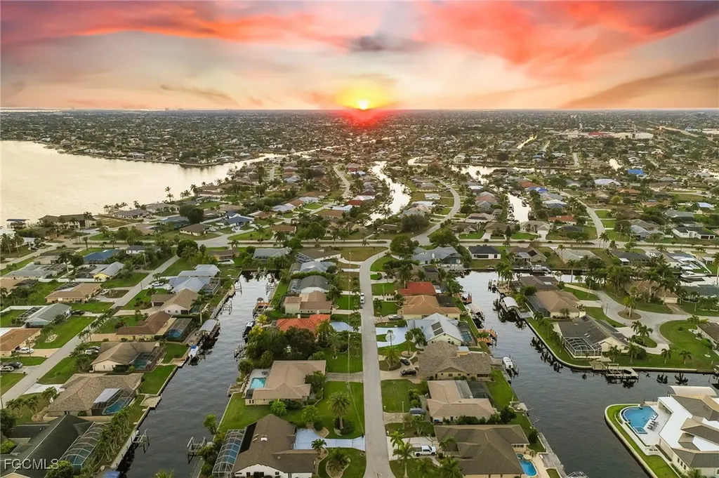 2318 SE 27th Street Cape Coral FL 33904