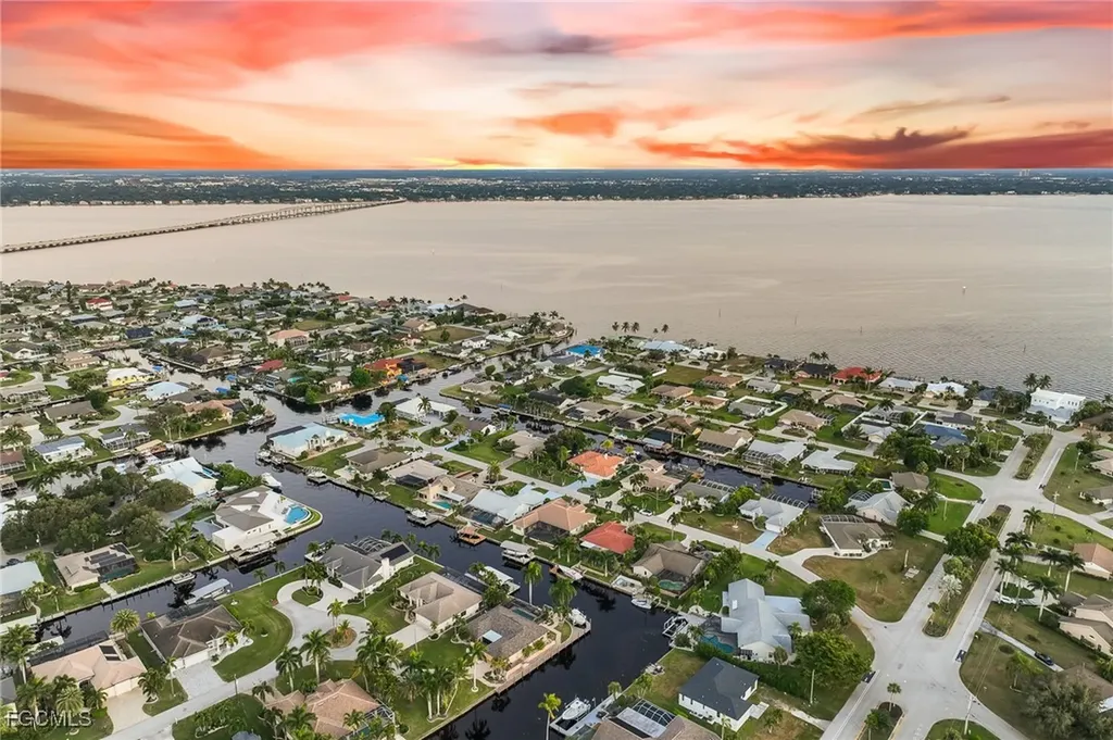 2318 SE 27th Street Cape Coral FL 33904
