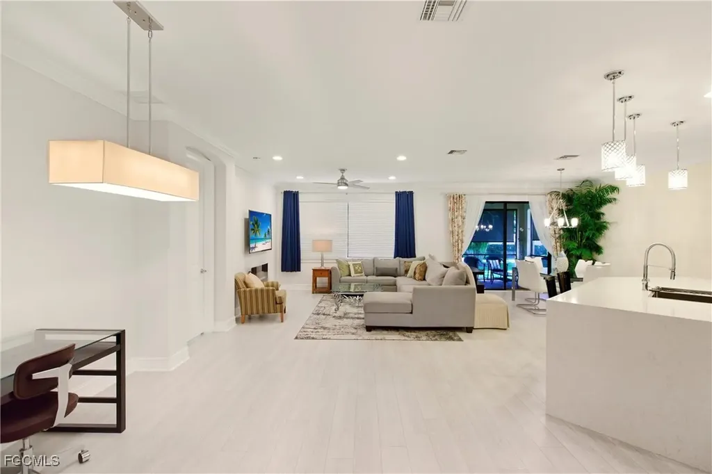 7866 Bucks Run Drive Naples FL 34120