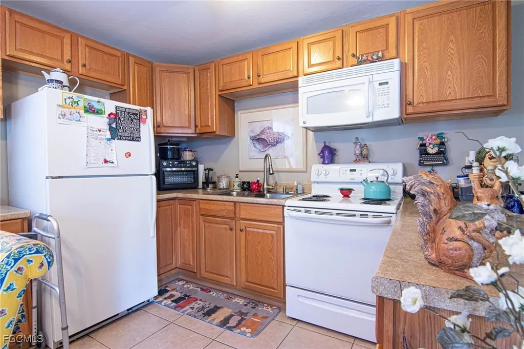 3829 SW 8th Court Cape Coral FL 33914