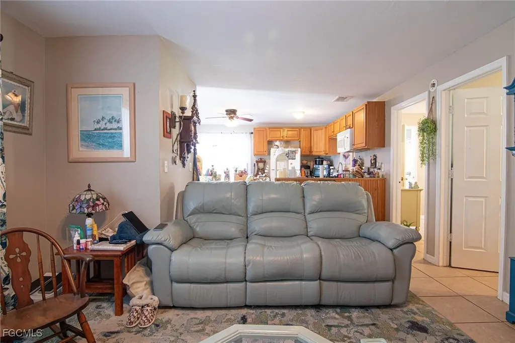 3829 SW 8th Court Cape Coral FL 33914