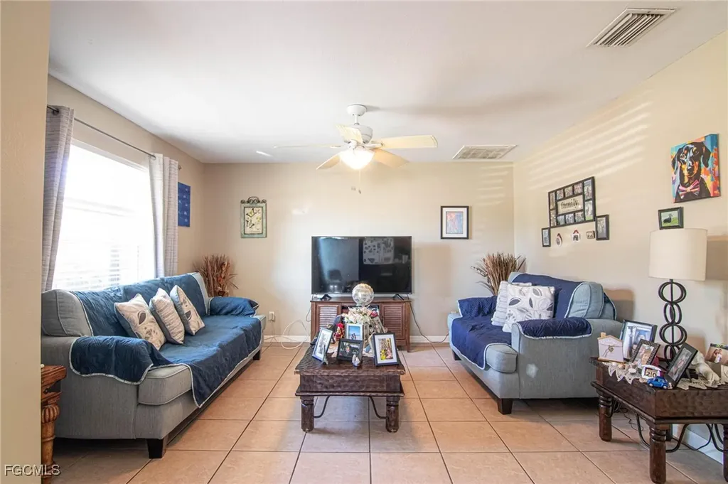 3829 SW 8th Court Cape Coral FL 33914