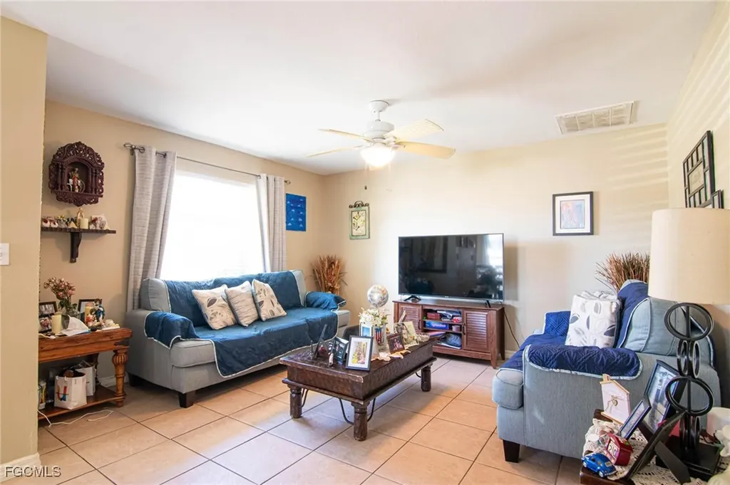 3829 SW 8th Court Cape Coral FL 33914