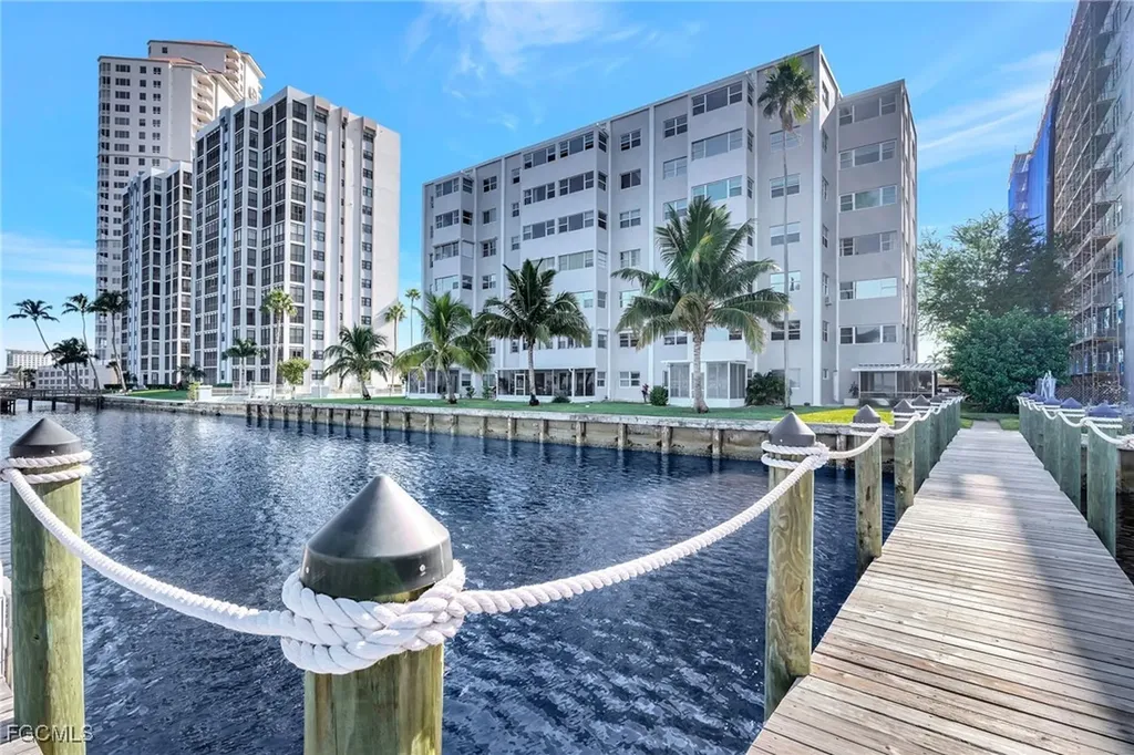 1900 Clifford Street Fort Myers FL 33901