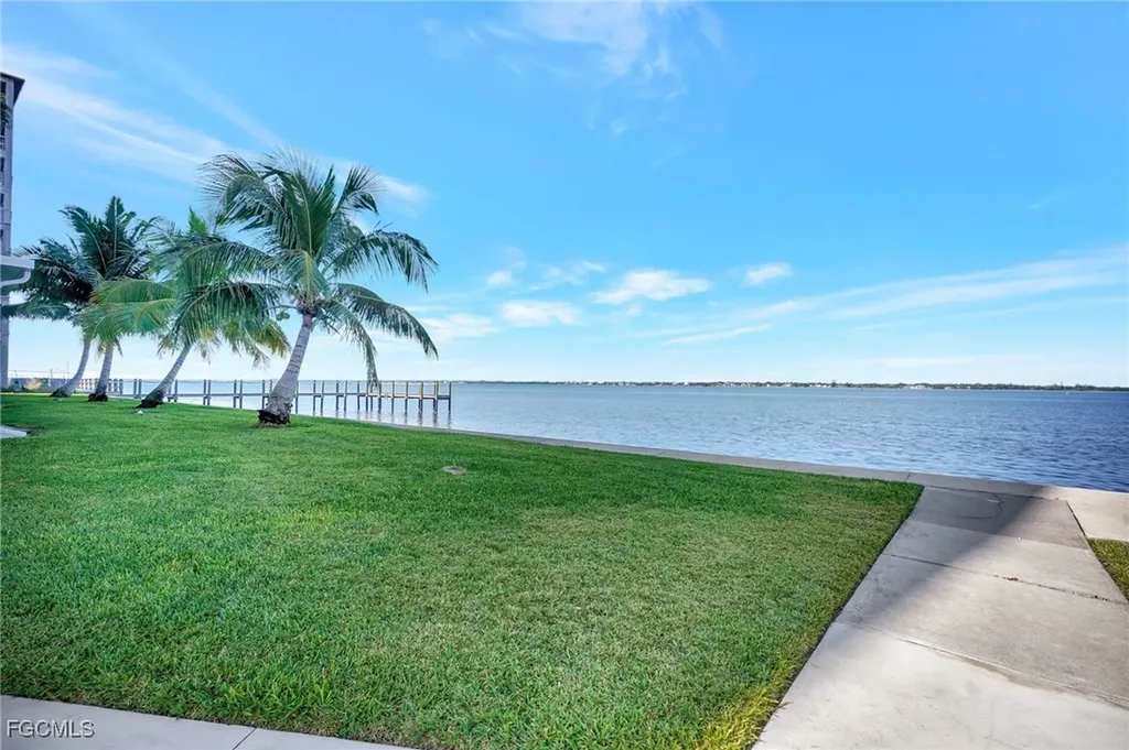1900 Clifford Street Fort Myers FL 33901