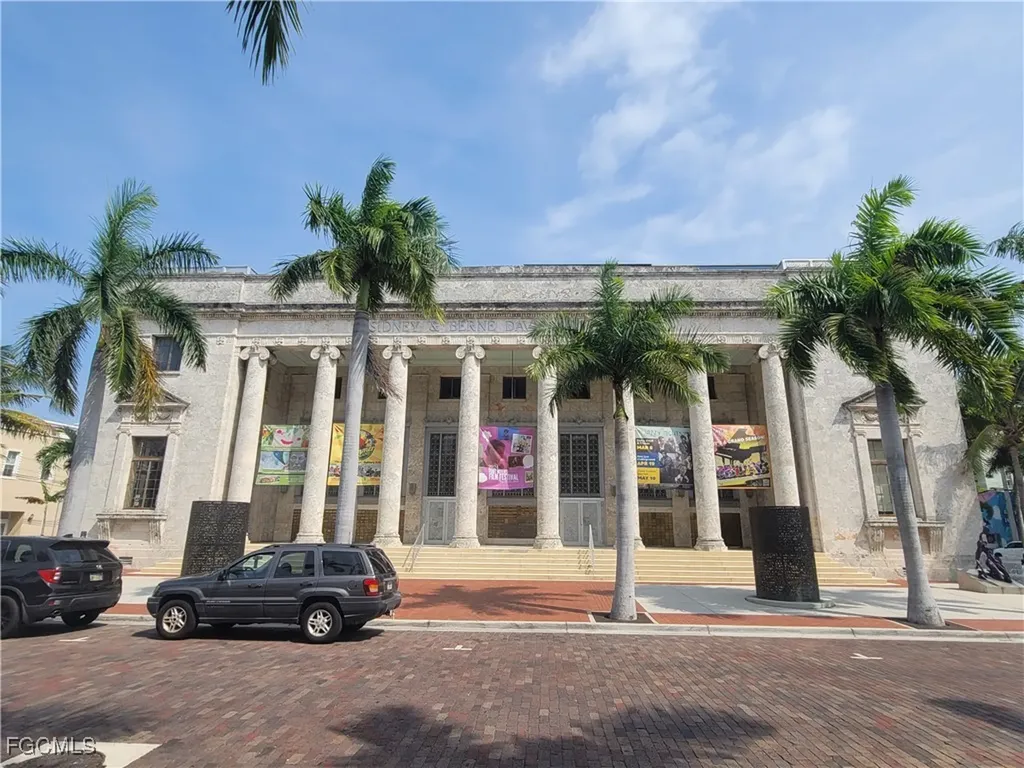 1900 Clifford Street Fort Myers FL 33901
