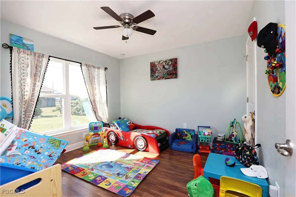 522 NW 21st Street Cape Coral FL 33993