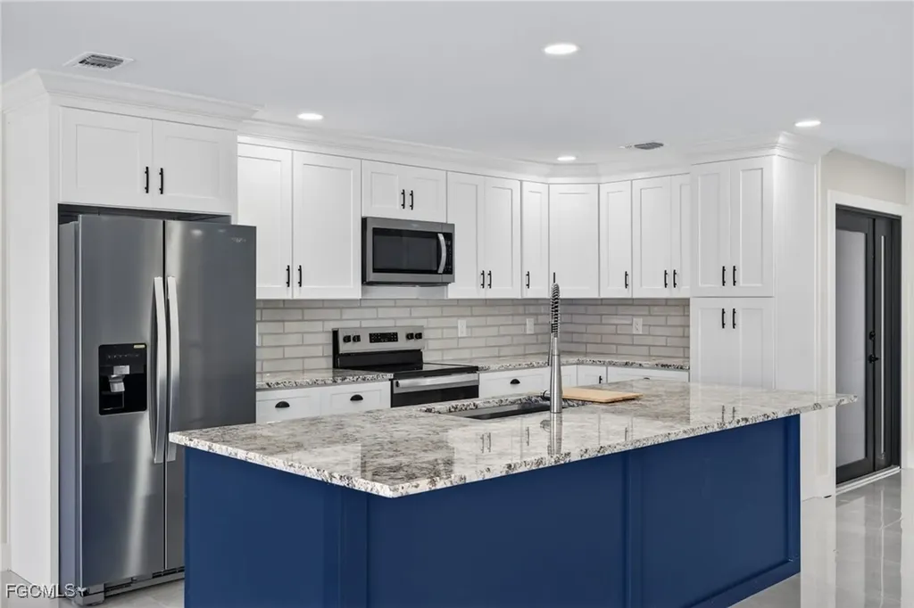 3113 SE 19th Avenue Cape Coral FL 33904