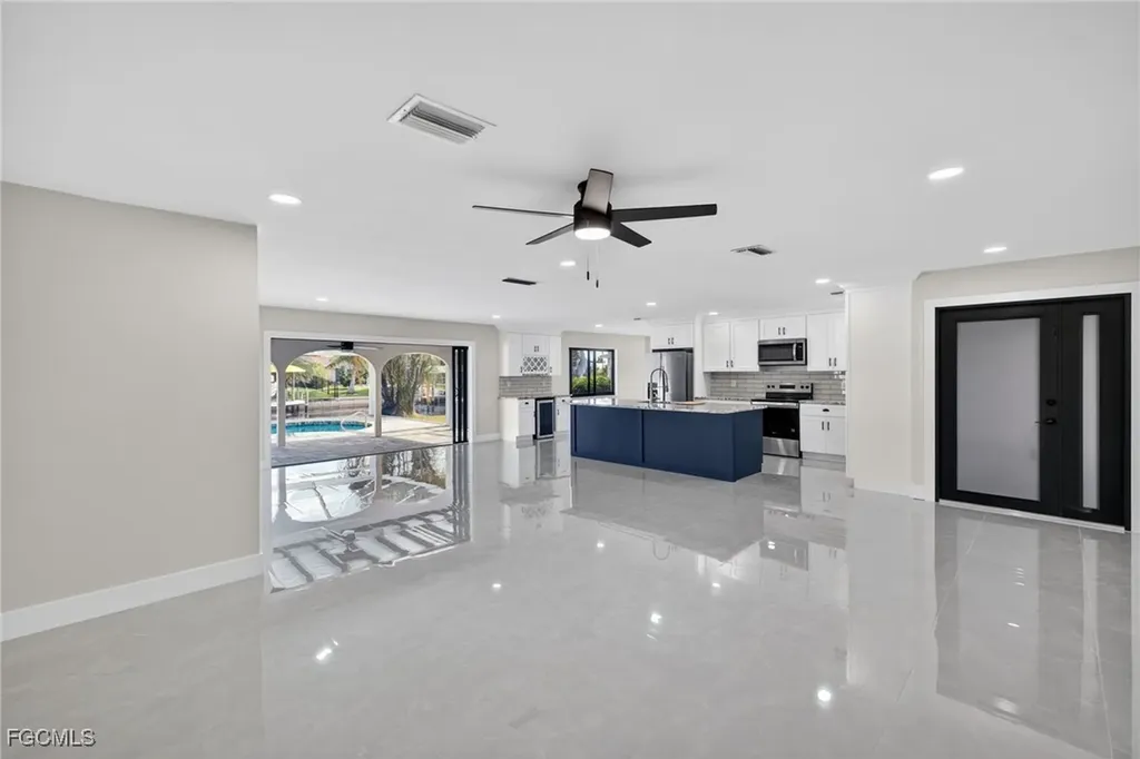 3113 SE 19th Avenue Cape Coral FL 33904