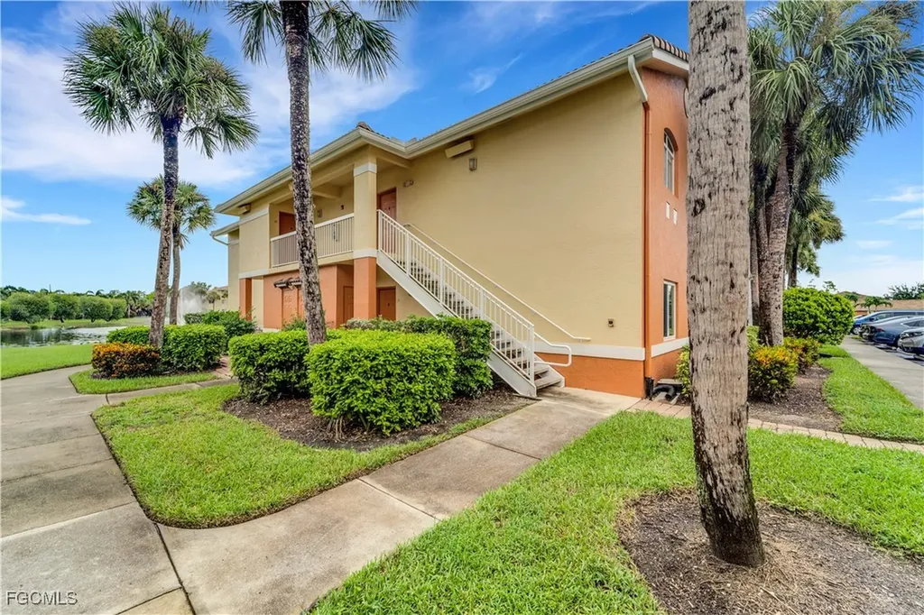 6450 Aragon Way Fort Myers FL 33966