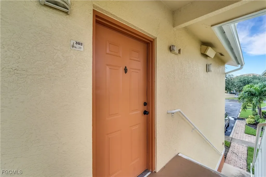 6450 Aragon Way Fort Myers FL 33966
