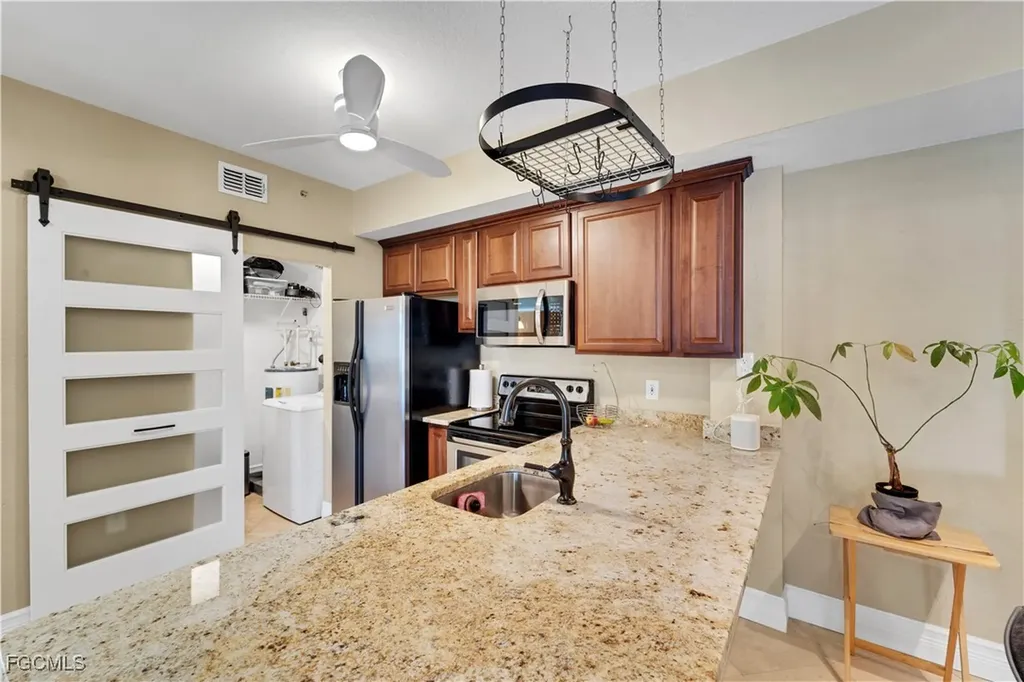 6450 Aragon Way Fort Myers FL 33966