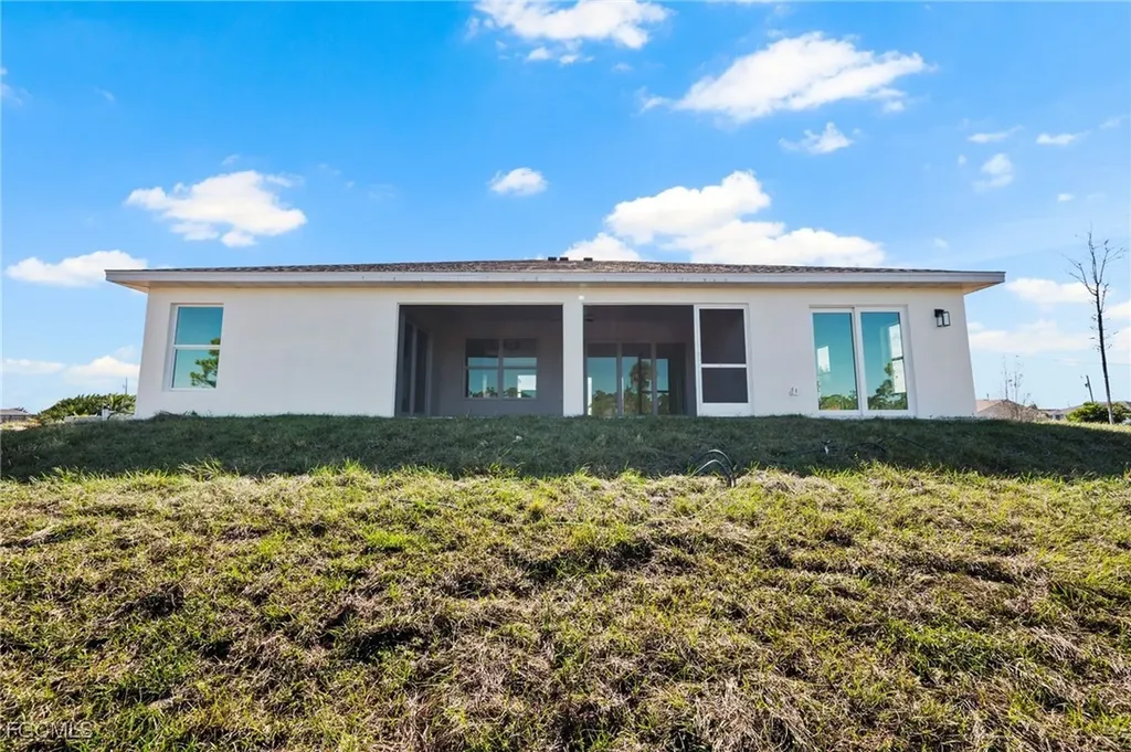211 NE 31st Street Cape Coral FL 33909