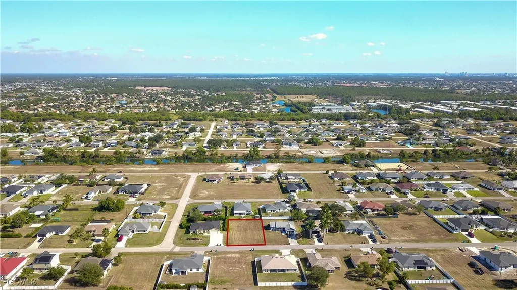2825 NE 4th Place Cape Coral FL 33909