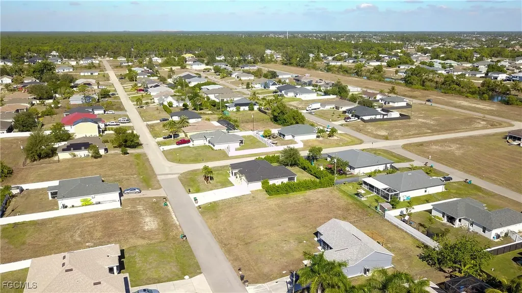 2825 NE 4th Place Cape Coral FL 33909