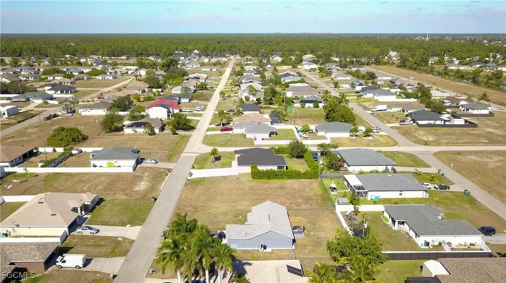 2825 NE 4th Place Cape Coral FL 33909