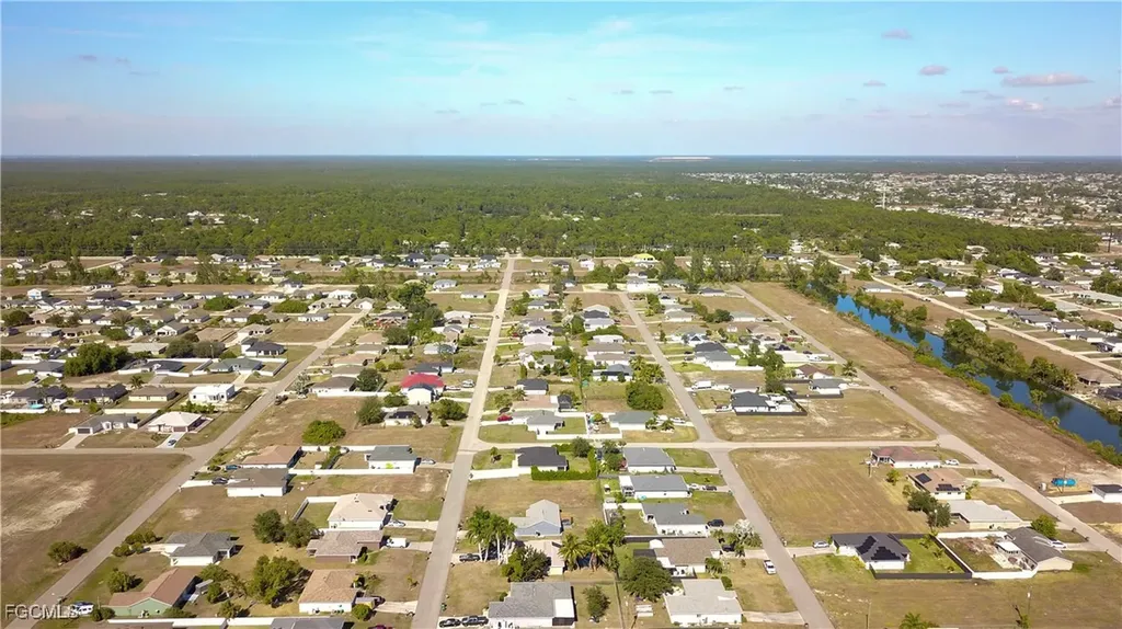 2825 NE 4th Place Cape Coral FL 33909