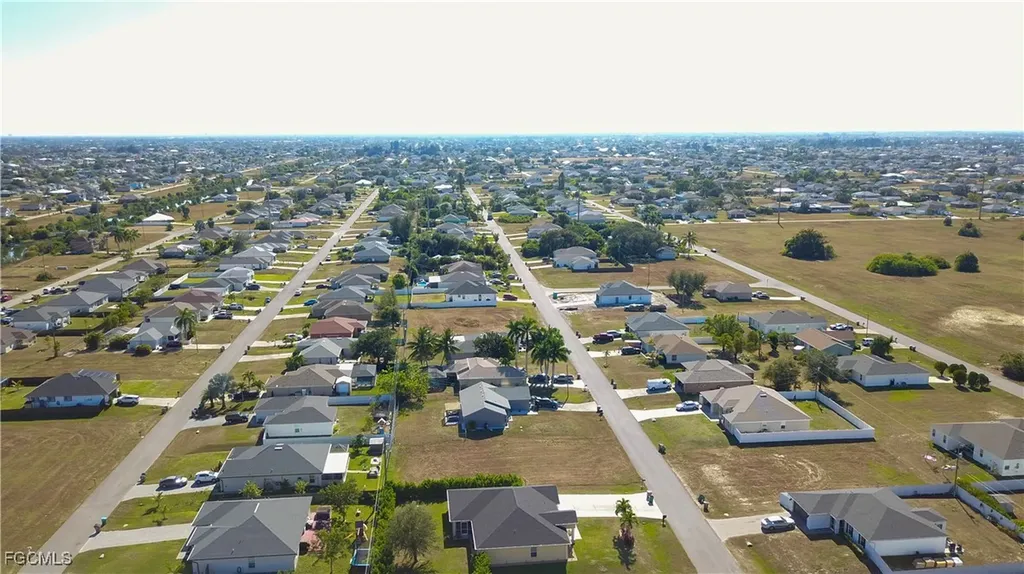 2825 NE 4th Place Cape Coral FL 33909