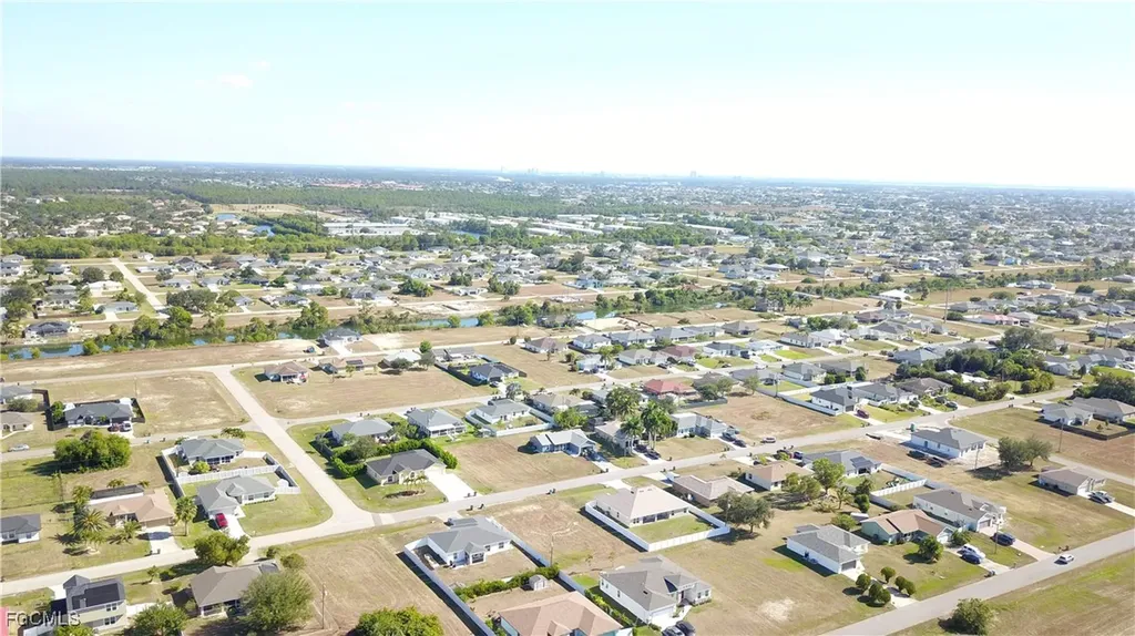 2825 NE 4th Place Cape Coral FL 33909