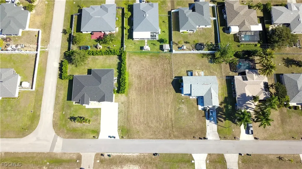 2825 NE 4th Place Cape Coral FL 33909