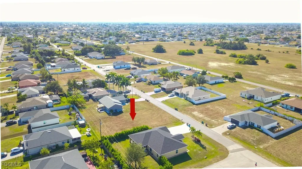 2825 NE 4th Place Cape Coral FL 33909