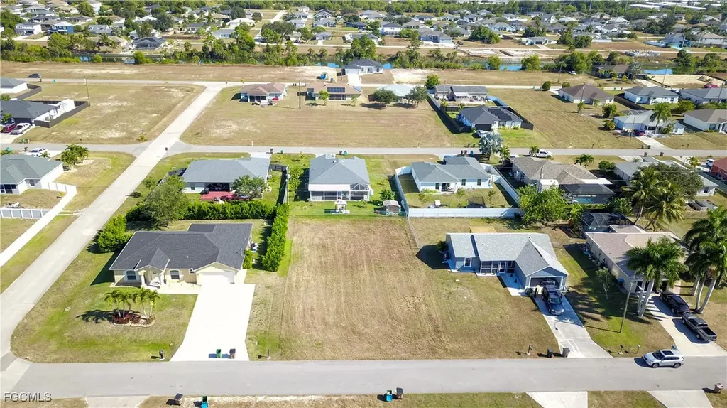 2825 NE 4th Place Cape Coral FL 33909