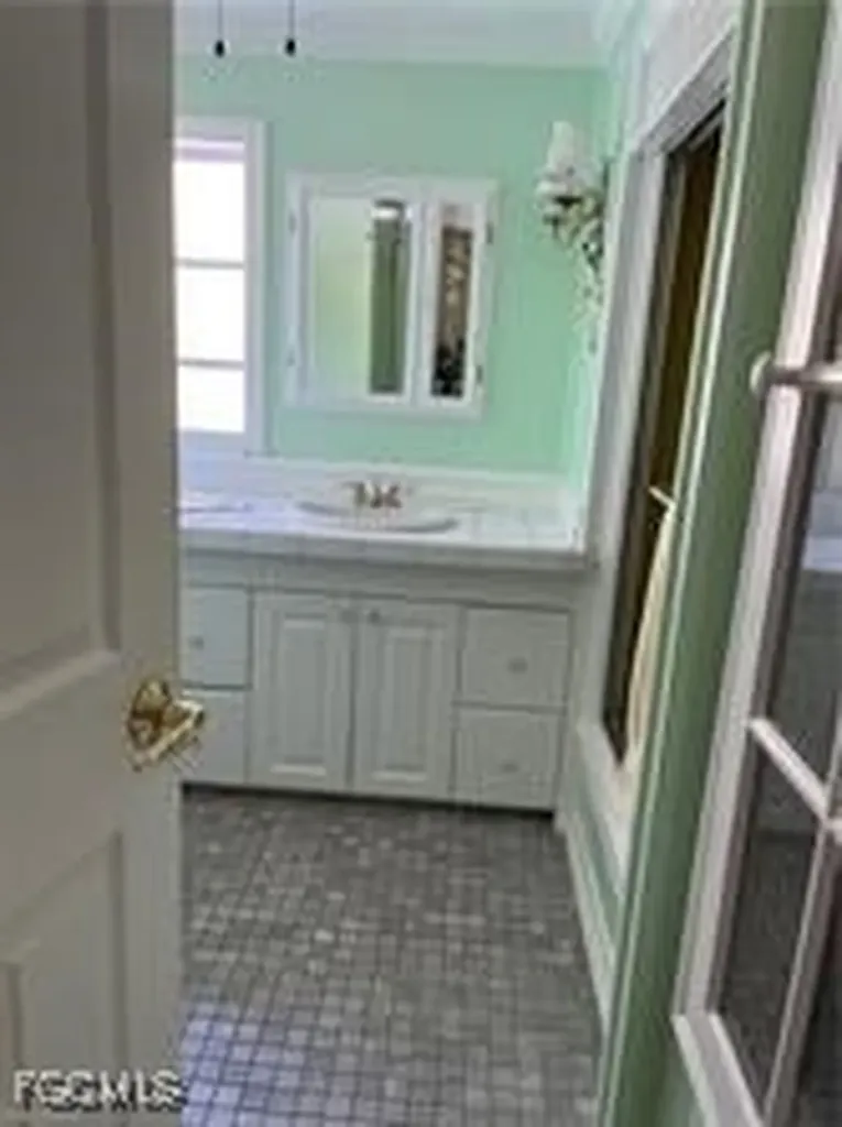 526 Pine Tree Court North Fort Myers FL 33917