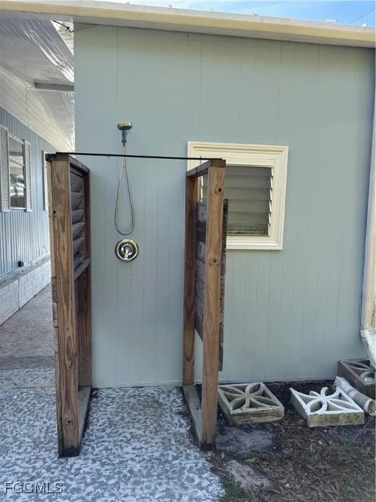 526 Pine Tree Court North Fort Myers FL 33917