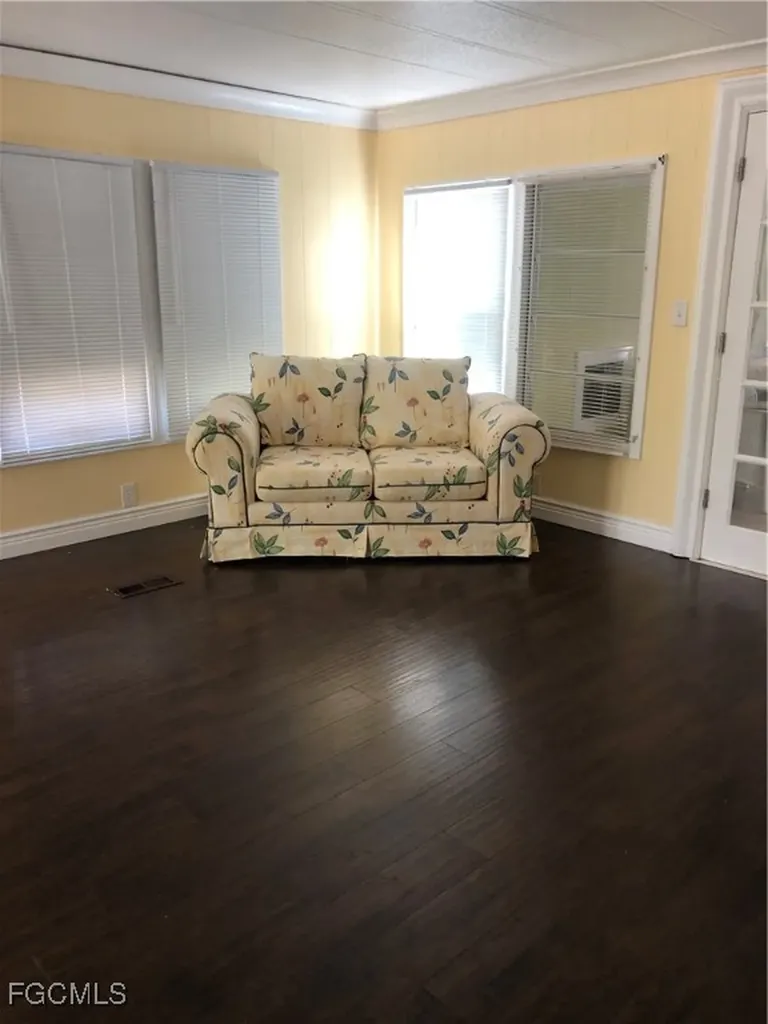 526 Pine Tree Court North Fort Myers FL 33917