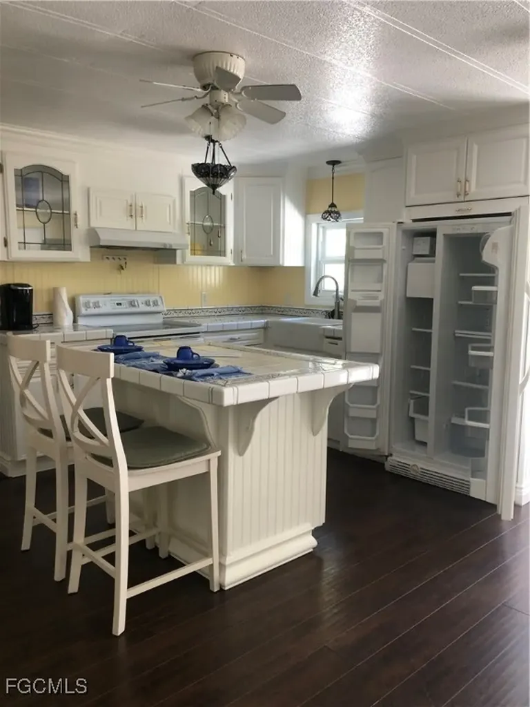 526 Pine Tree Court North Fort Myers FL 33917