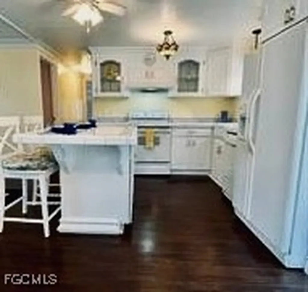 526 Pine Tree Court North Fort Myers FL 33917