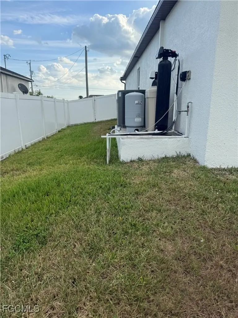 3405 NW 9th Street Cape Coral FL 33993