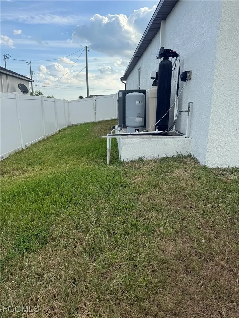3405 NW 9th Street Cape Coral FL 33993
