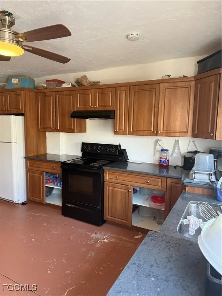 3050 Michigan Avenue Fort Myers FL 33916