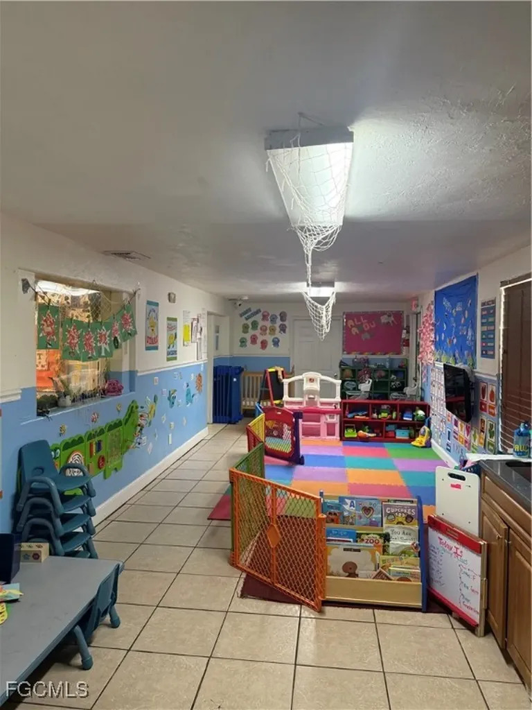 3050 Michigan Avenue Fort Myers FL 33916