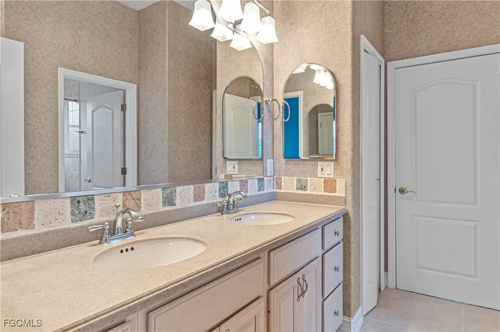 15840 Catalpa Cove Drive Fort Myers FL 33908