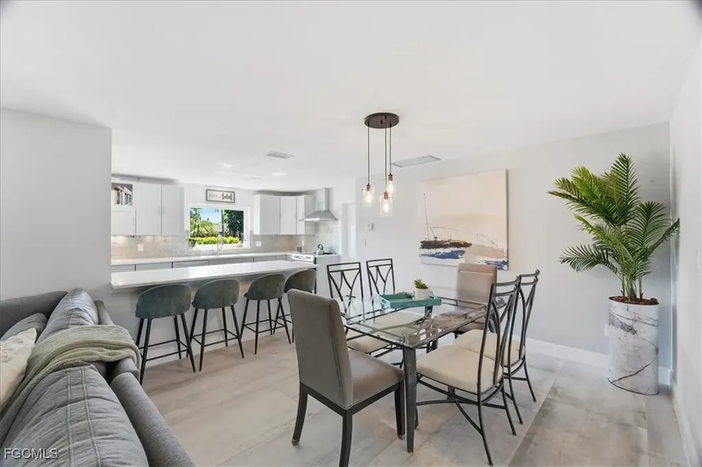 1023 El Valle Avenue Fort Myers FL 33919