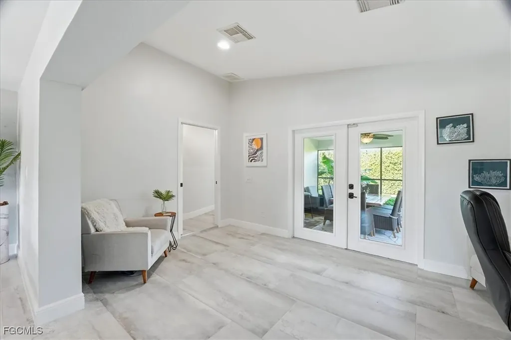 1023 El Valle Avenue Fort Myers FL 33919