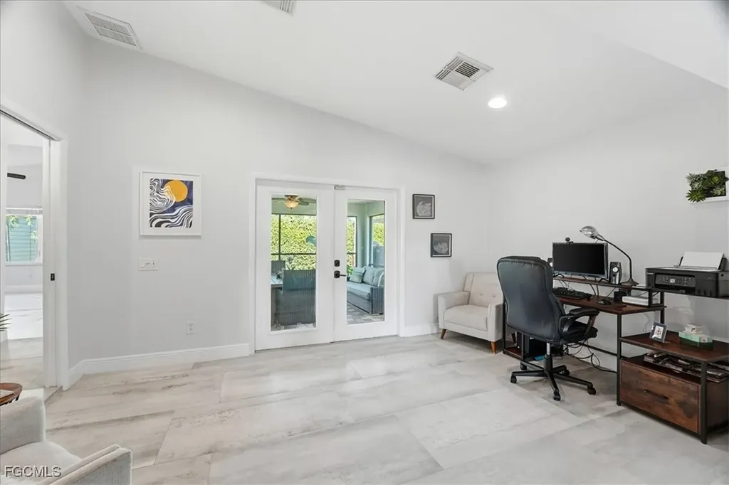 1023 El Valle Avenue Fort Myers FL 33919