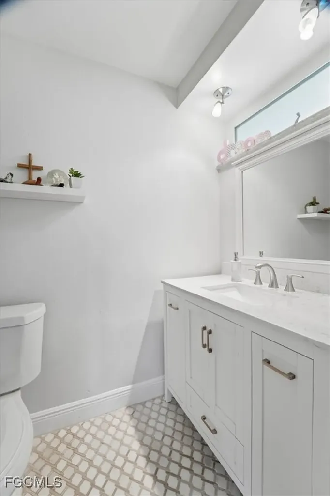 1023 El Valle Avenue Fort Myers FL 33919