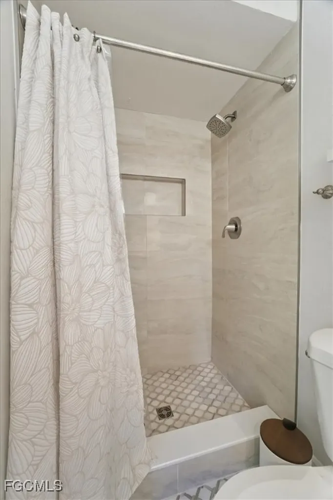 1023 El Valle Avenue Fort Myers FL 33919