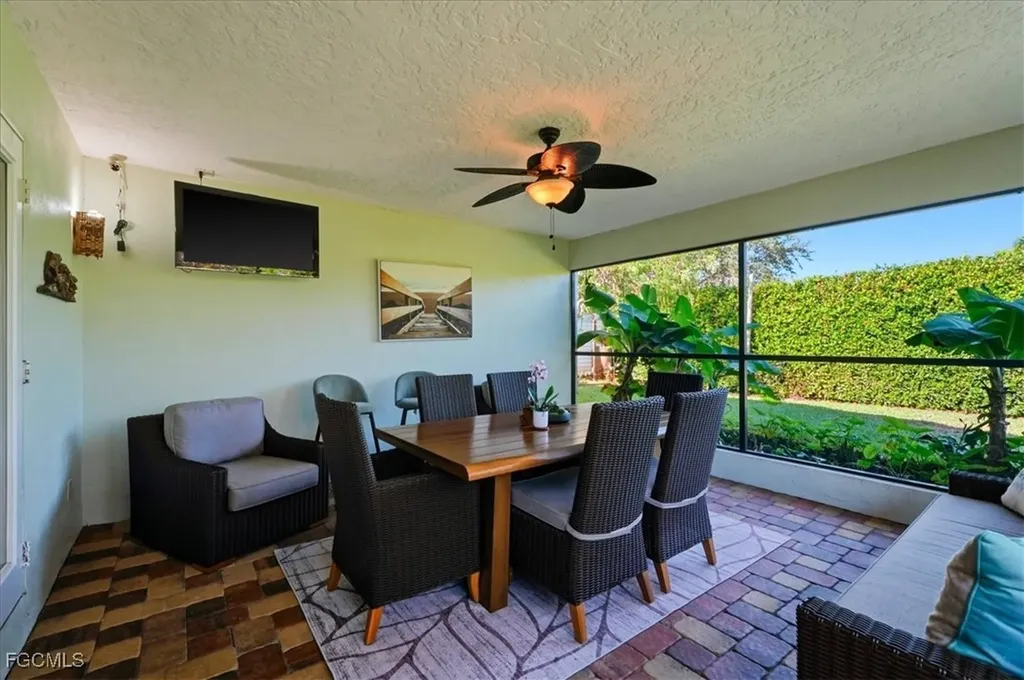 1023 El Valle Avenue Fort Myers FL 33919