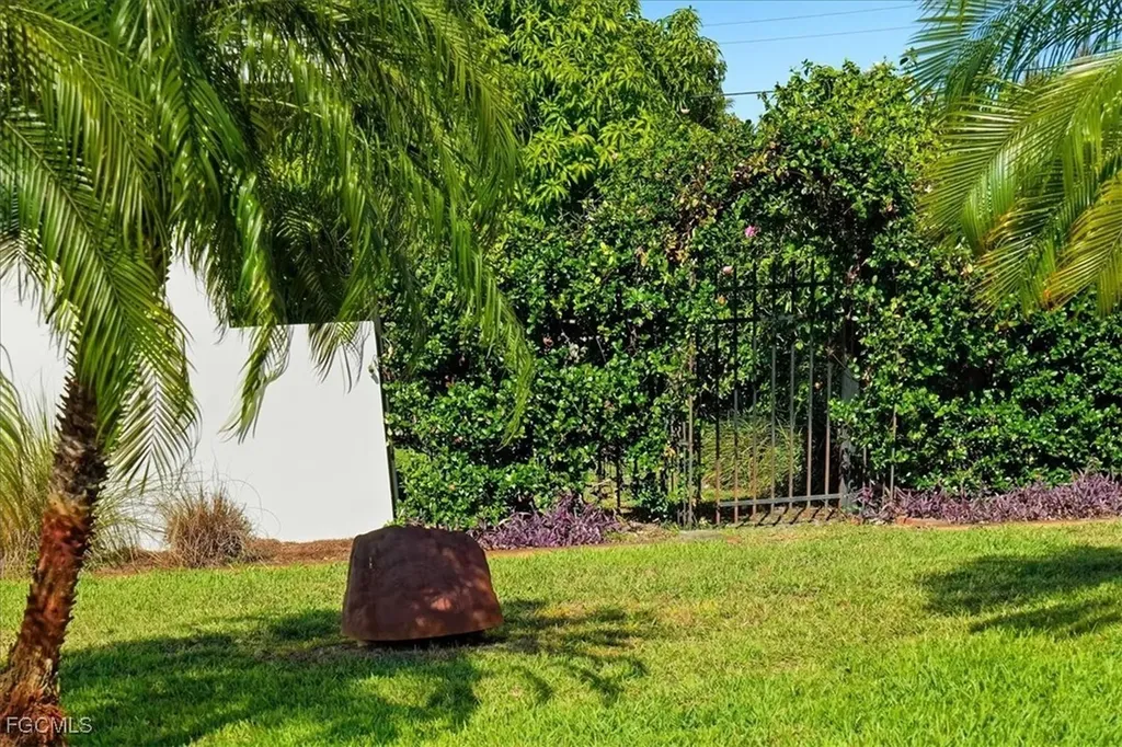 1023 El Valle Avenue Fort Myers FL 33919