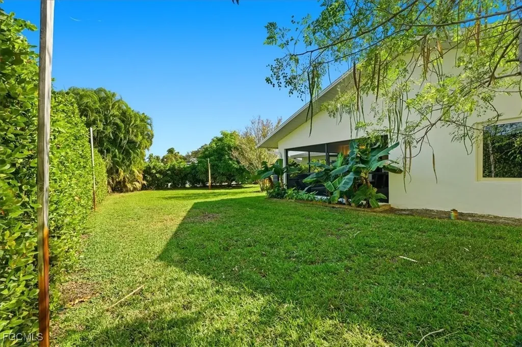 1023 El Valle Avenue Fort Myers FL 33919