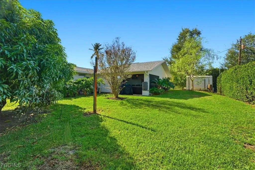 1023 El Valle Avenue Fort Myers FL 33919