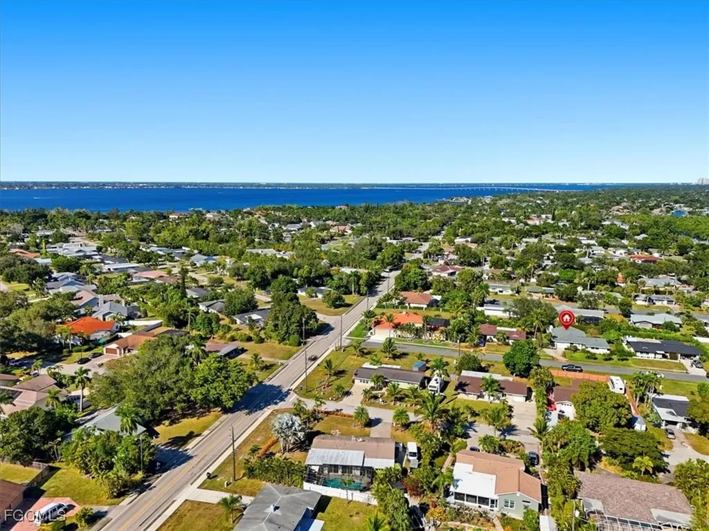 1023 El Valle Avenue Fort Myers FL 33919