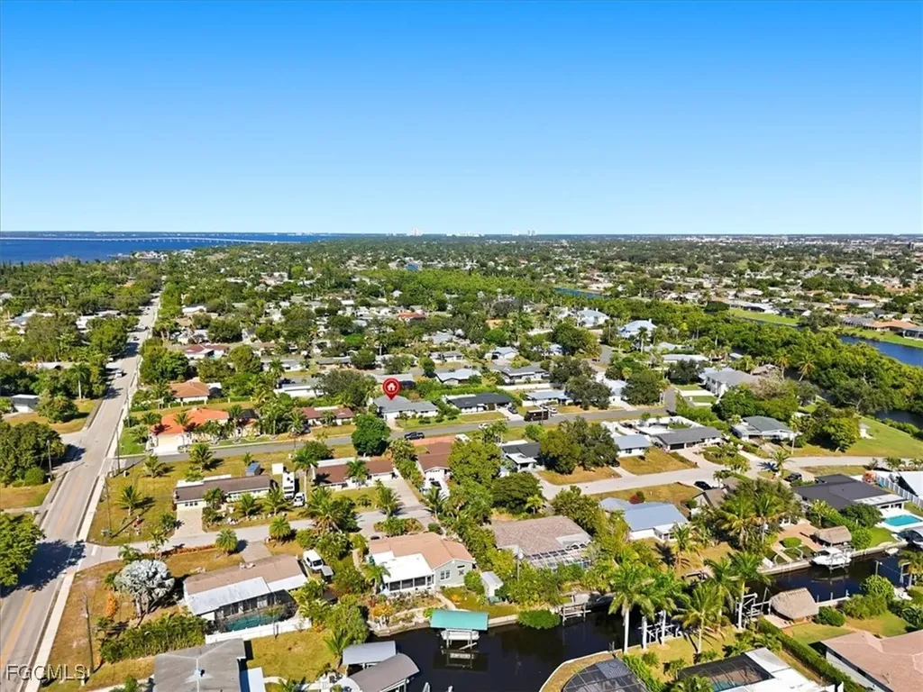 1023 El Valle Avenue Fort Myers FL 33919