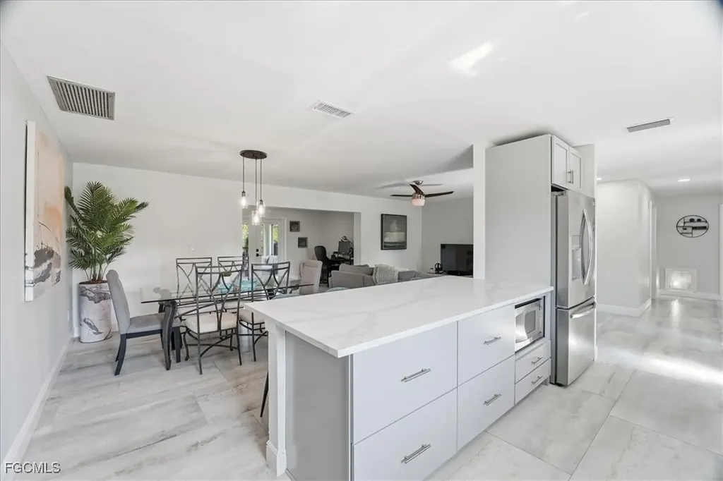 1023 El Valle Avenue Fort Myers FL 33919