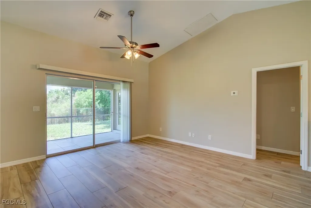 919 SW 15th Place Cape Coral FL 33991