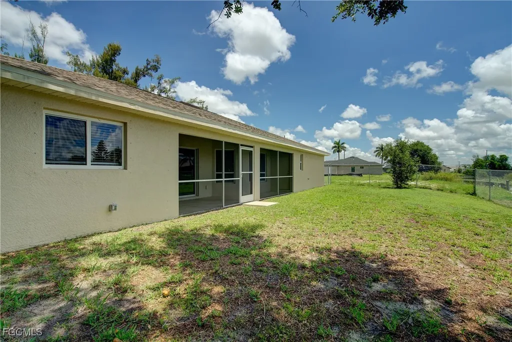 919 SW 15th Place Cape Coral FL 33991